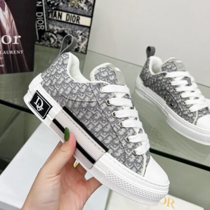 Dior Big tongue skate sneakers Women size: 35-41 men size: 39-45 note shoes size when you fill shipping address