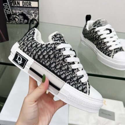 Dior Big tongue skate sneakers Women size: 35-41 men size: 39-45 note shoes size when you fill shipping address