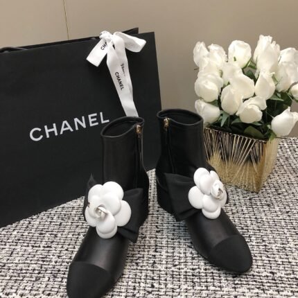 Chanel 23K Autumn/Winter camellia boots size: 35-39 (40.41 can be customized) note shoes size when you fill shipping address