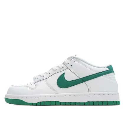Nike Dunk SB Low Pro Low Top Sneakers