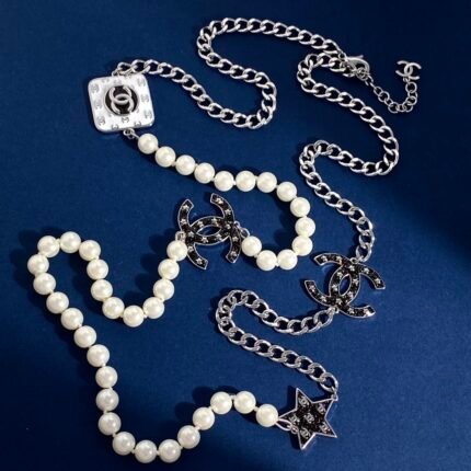 Chanel square black and white color clash oil drop double C letter pentagram pearl patchwork necklace
